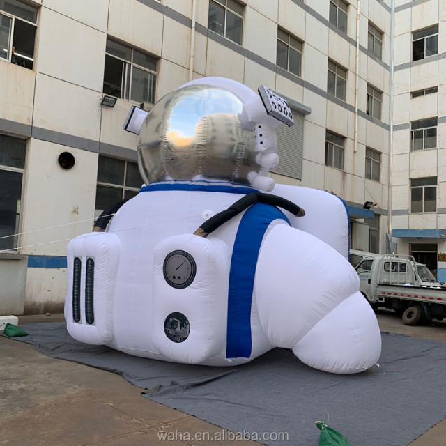 Custom Made Astroman Inflatable Self Standing Astronaut 4 Meters Tall for Event Decoration