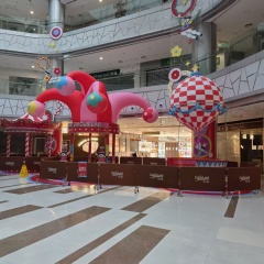 Christmas Decorative Inflatable Santa Claus With Long Legs for Building Shopping Mall