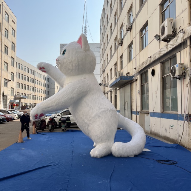 Custom White Inflatable Cat Model with Blower Lifelike Advertising Inflatables for Decoration