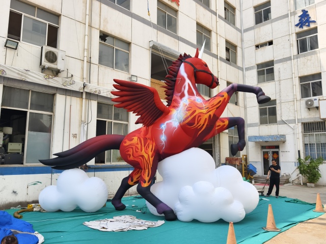 Cartoon Inflatable Horse Balloon Carnival Advertising Cloud Model with Wings for Decorative Purpose