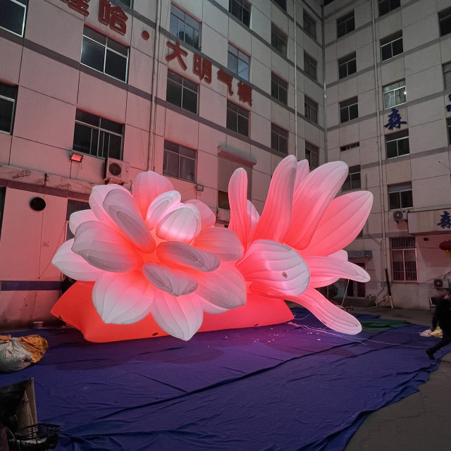 Customized Giant Inflatable Tulip Flower for Outdoor Event & Promotion Advertising Popular for Outdoor Event Decoration