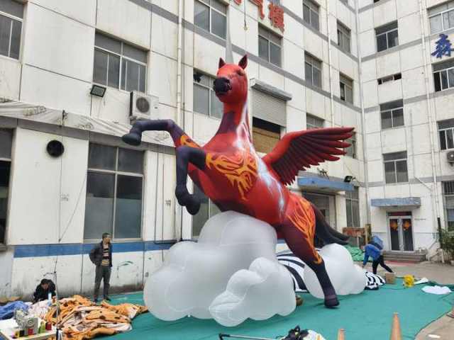 Cartoon Inflatable Horse Balloon Carnival Advertising Cloud Model with Wings for Decorative Purpose