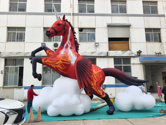 Cartoon Inflatable Horse Balloon Carnival Advertising Cloud Model with Wings for Decorative Purpose