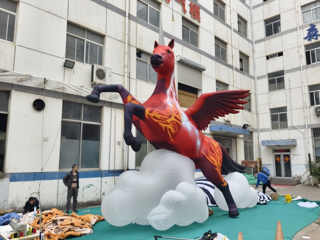 Cartoon Inflatable Horse Balloon Carnival Advertising Cloud Model with Wings for Decorative Purpose