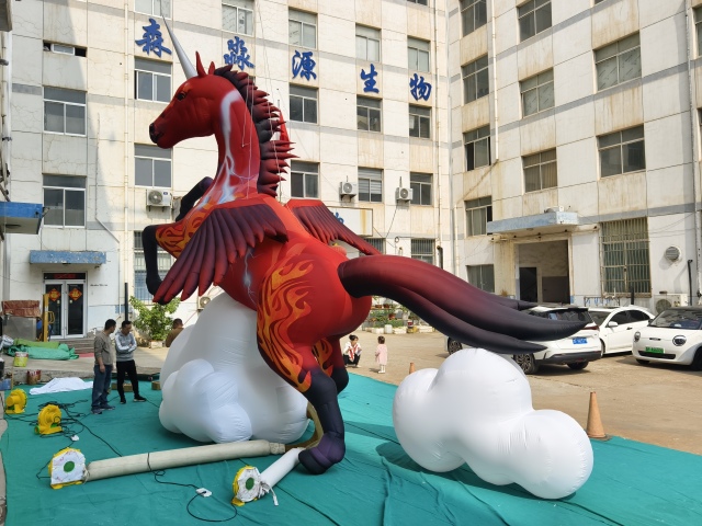 Cartoon Inflatable Horse Balloon Carnival Advertising Cloud Model with Wings for Decorative Purpose