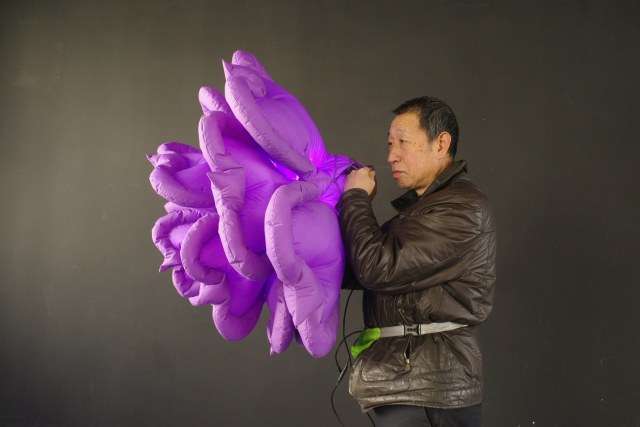 Giant Inflatable Purple Flower Backpack with LED, Durable Art Installation Inflatable for Event