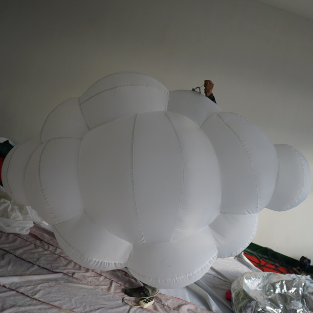 Inflatable Giant Cartoon Alien Masquerade Mask 8-10ft Oxford Material Customizable Size for Event & Party Decor