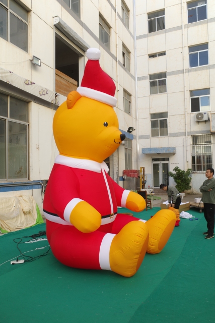 Giant Inflatable Christmas Bear Mascot for Commercial Display & Exhibition, Durable Advertising Inflatable