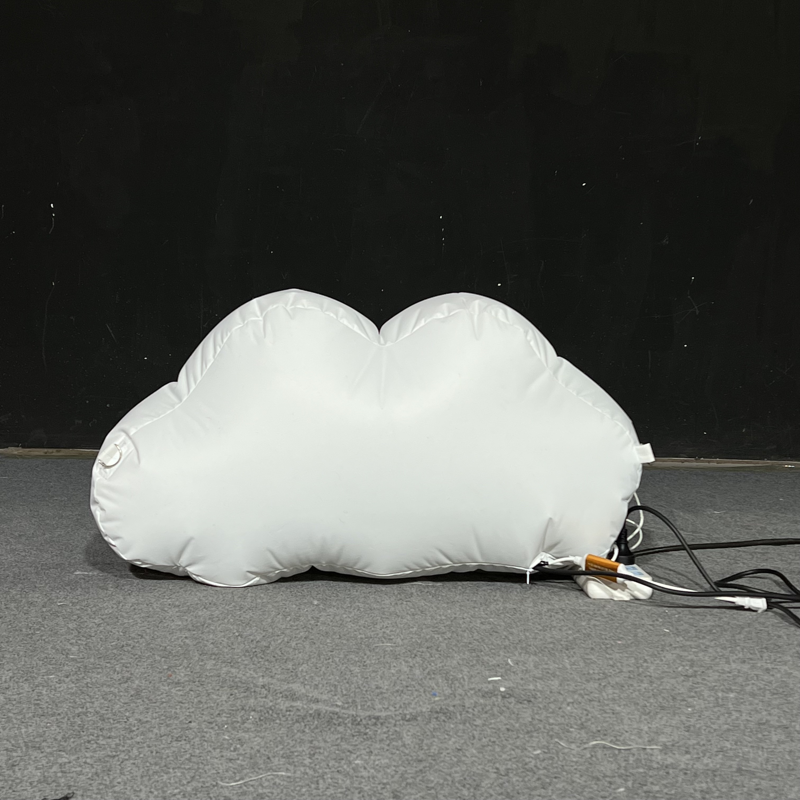Custom Made Giant Inflatable Illuminated Cloud, Personalized Advertising Inflatable for Exhibition & Event