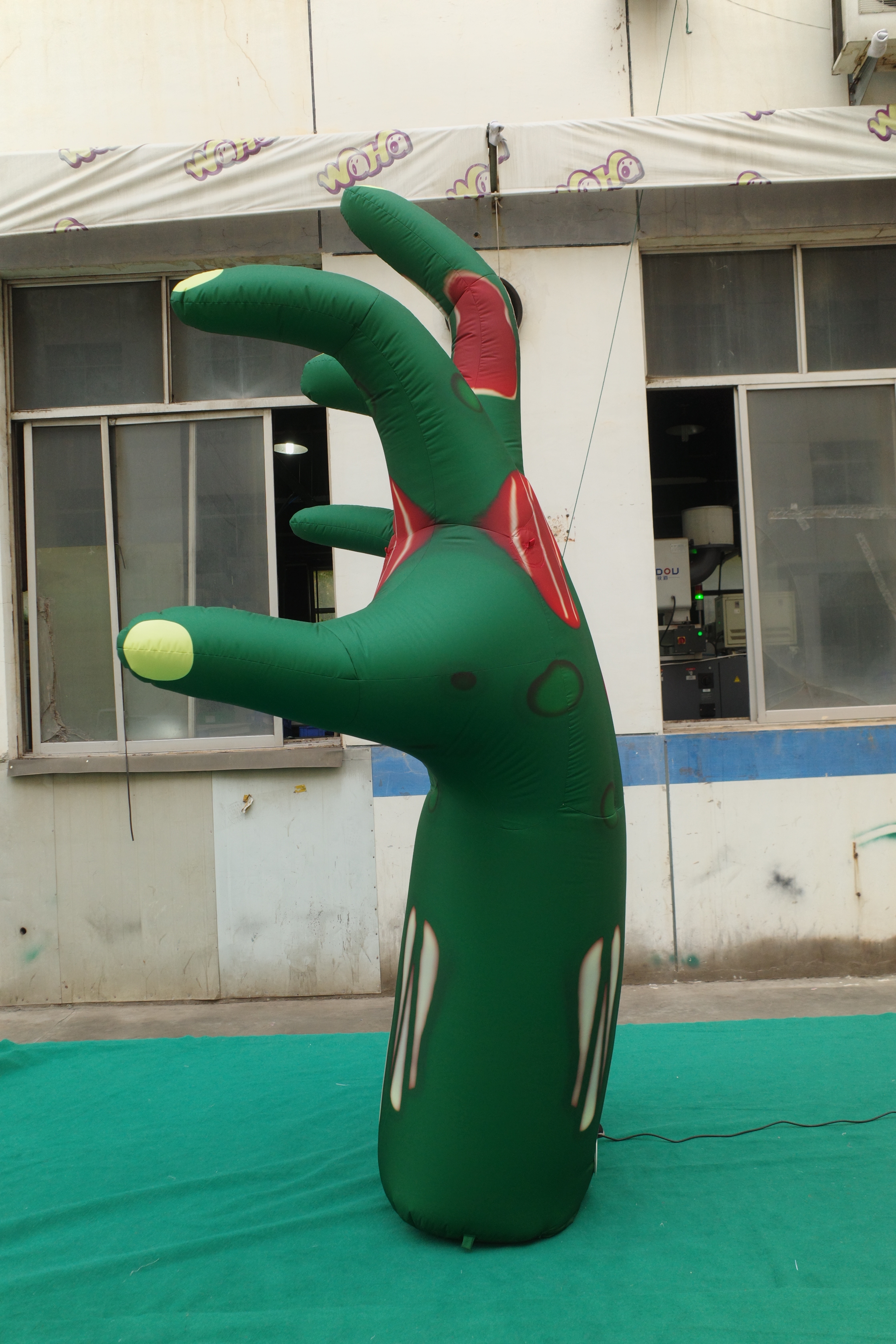 Professional Large Inflatable Monster Hand Prop, Premium Advertising Inflatable for Commercial Exhibition & Promotion