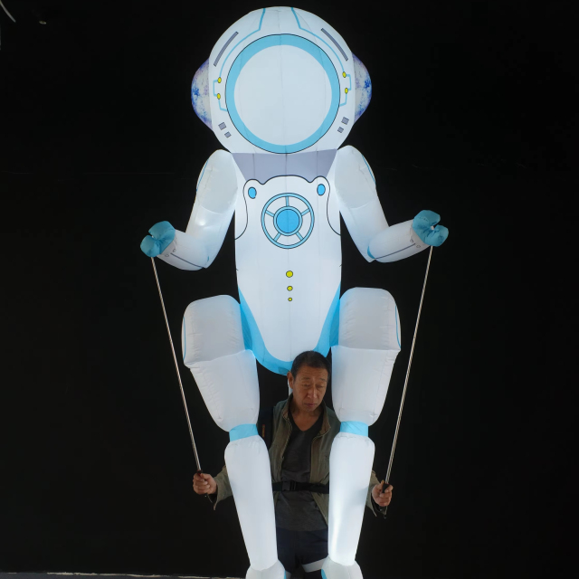 Giant Inflatable Astronaut Puppeteer Costume, Durable Space Themed Advertising Inflatable for Event