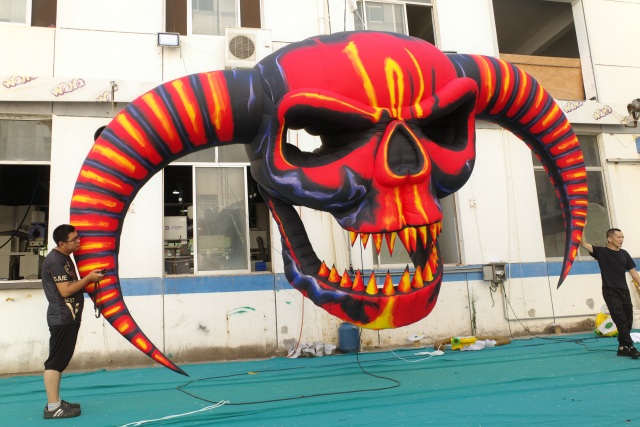 Giant Inflatable Demon Skull with Horns for Halloween, Durable Hanging/Standing Advertising Inflatable