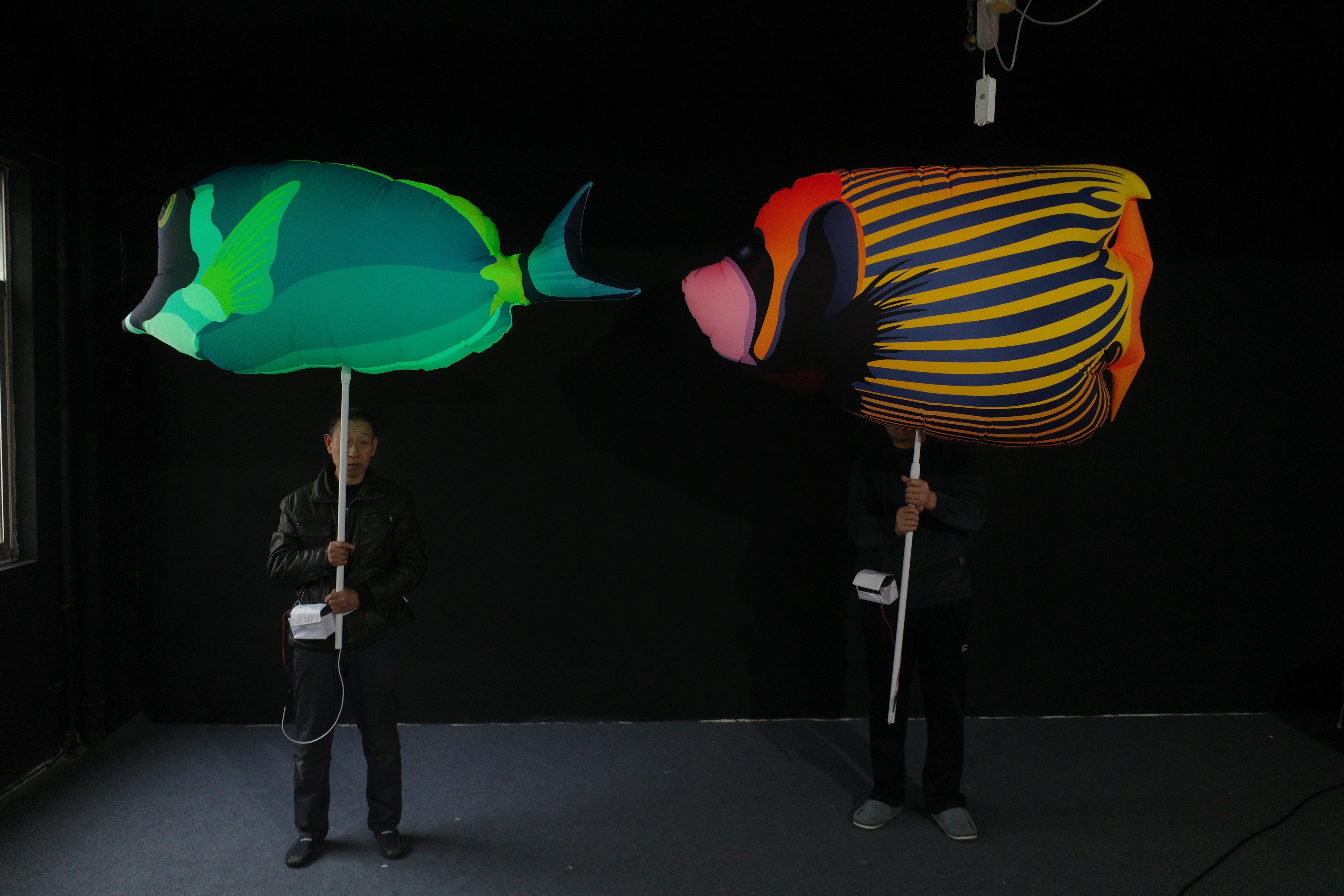 OEM Custom Inflatable Rainbow Fish Puppet, Commercial Grade Advertising Inflatable for Event Performance