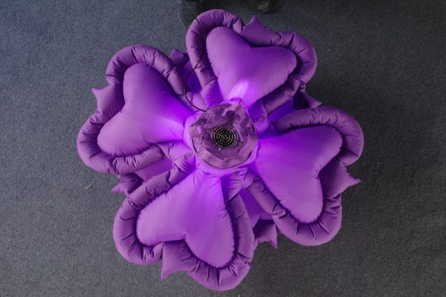 Giant Inflatable Purple Flower Backpack with LED, Durable Art Installation Inflatable for Event