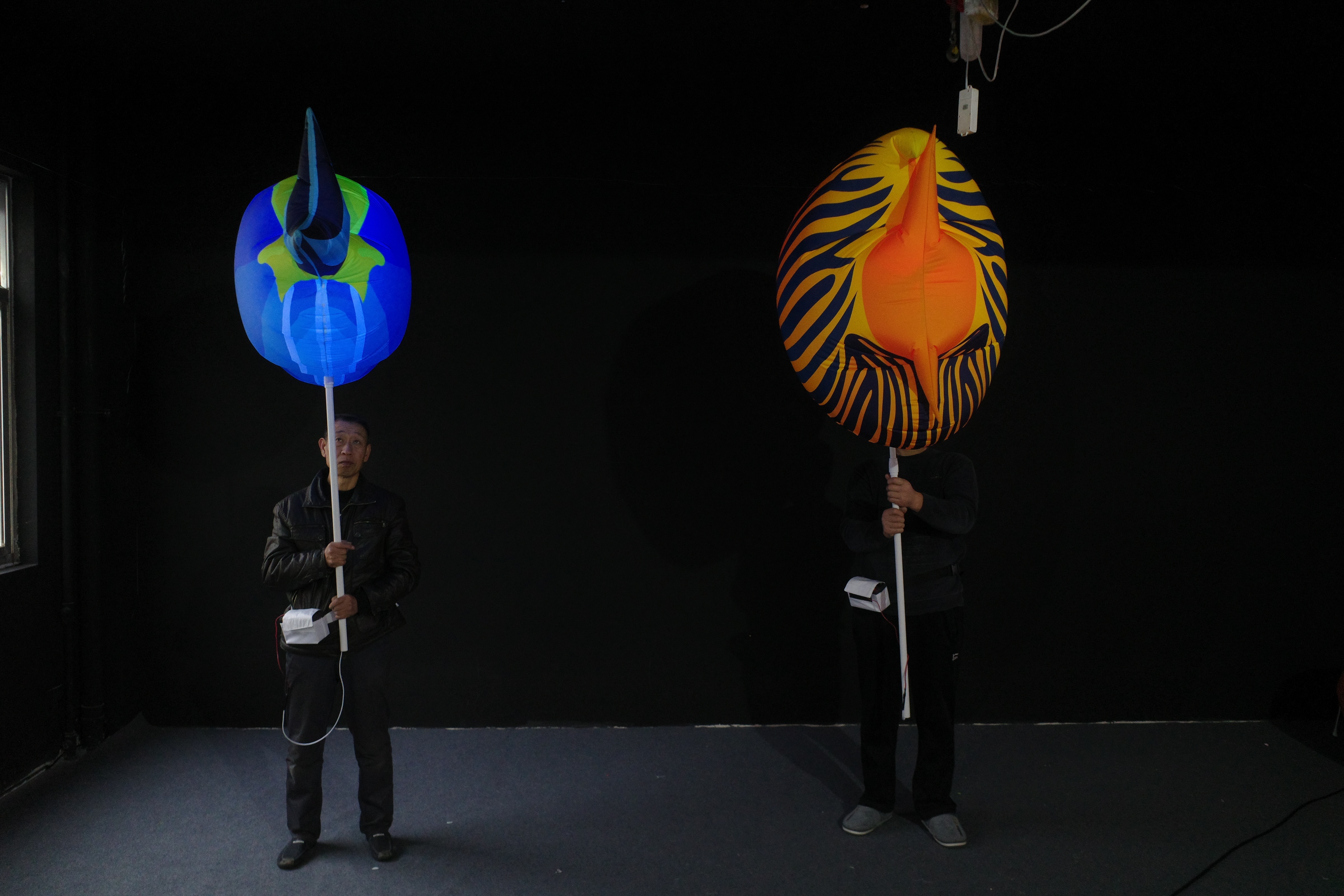 OEM Custom Inflatable Rainbow Fish Puppet, Commercial Grade Advertising Inflatable for Event Performance