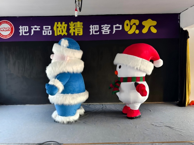Giant Inflatable Santa Claus & Snowman Mascot for Commercial Display & Exhibition, Durable Christmas Advertising Inflatable