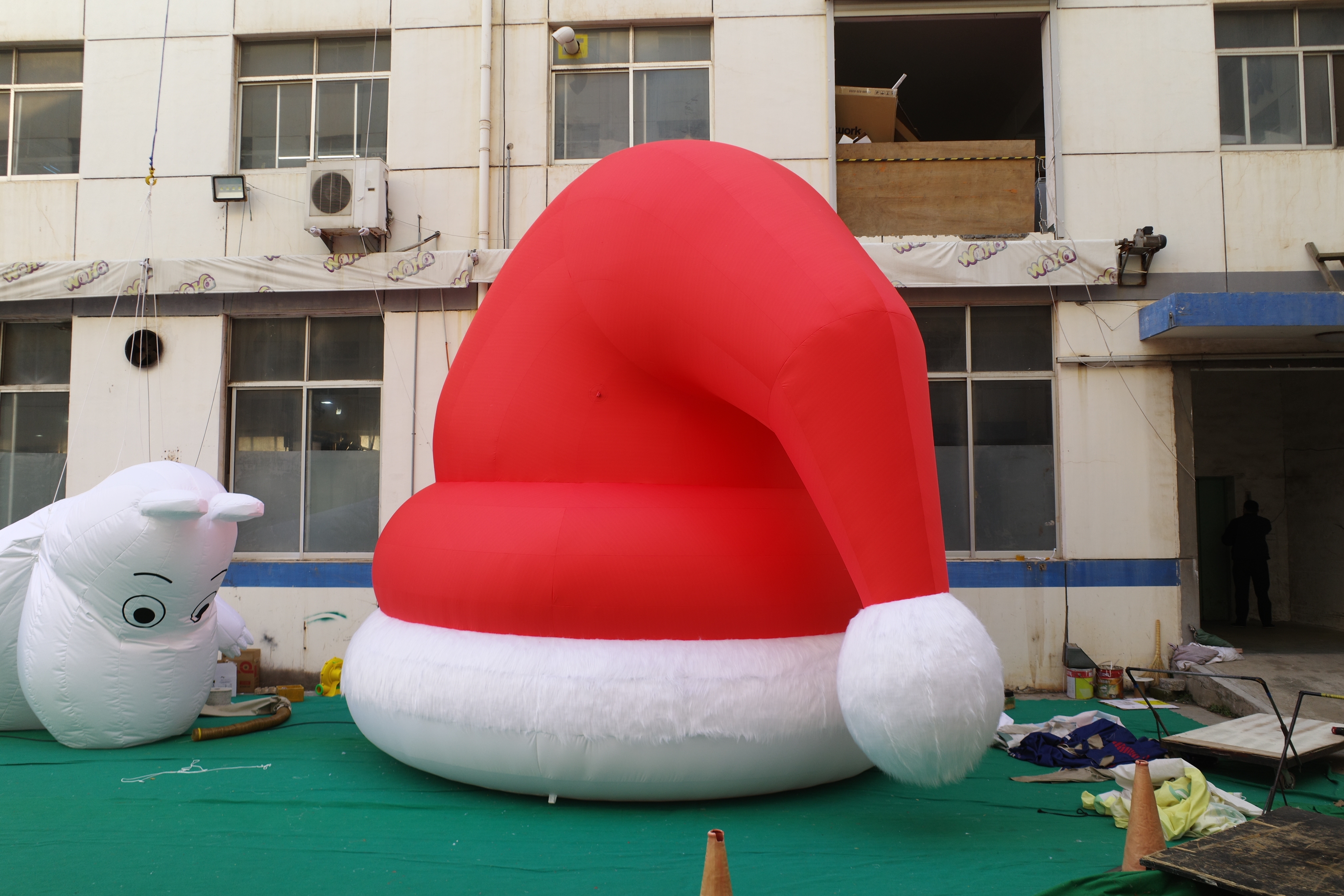 Giant Illuminated Inflatable Santa Hat for Commercial Display & Exhibition, Durable Christmas Advertising Inflatable