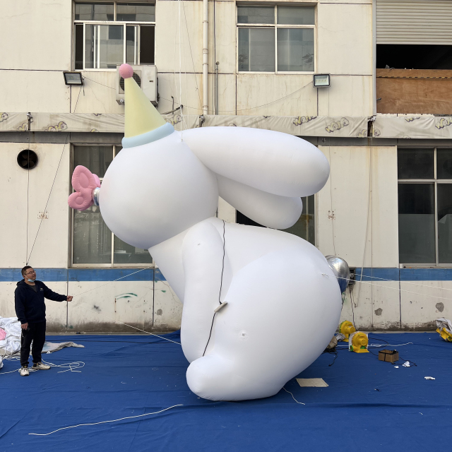 Custom Made Inflatable Cartoon Bunny Installation, Personalized Advertising Inflatable for Commercial Decoration & Exhibition