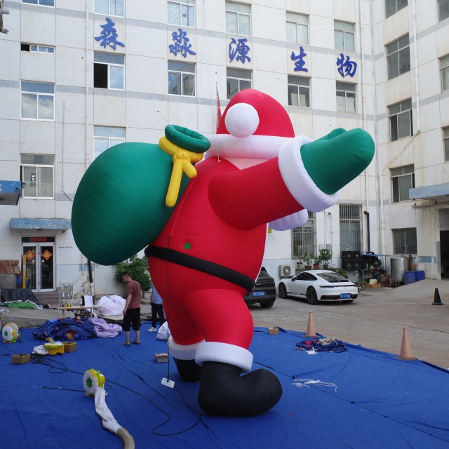 Customized Inflatable Santa Model, Blow up Advertising Inflatable for Commercial Decoration & Christmas Event
