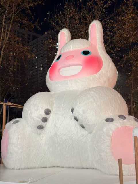 Outdoor Giant Inflatable Furry Rabbit Figure, Promotional Inflatable Model for Amusement Park & Commercial Display