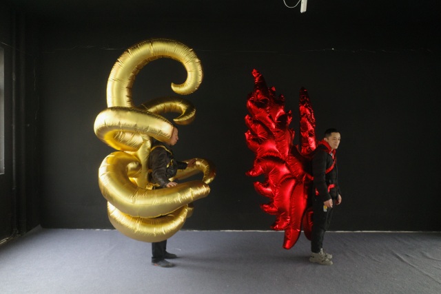 OEM Custom Wearable Inflatable Tentacle/Flame Wings, Commercial Grade Inflatable for Festival