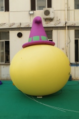 Large Inflatable Pumpkin with Sombrero Art Installation, Promotional Blow up Inflatable for Mall & Event