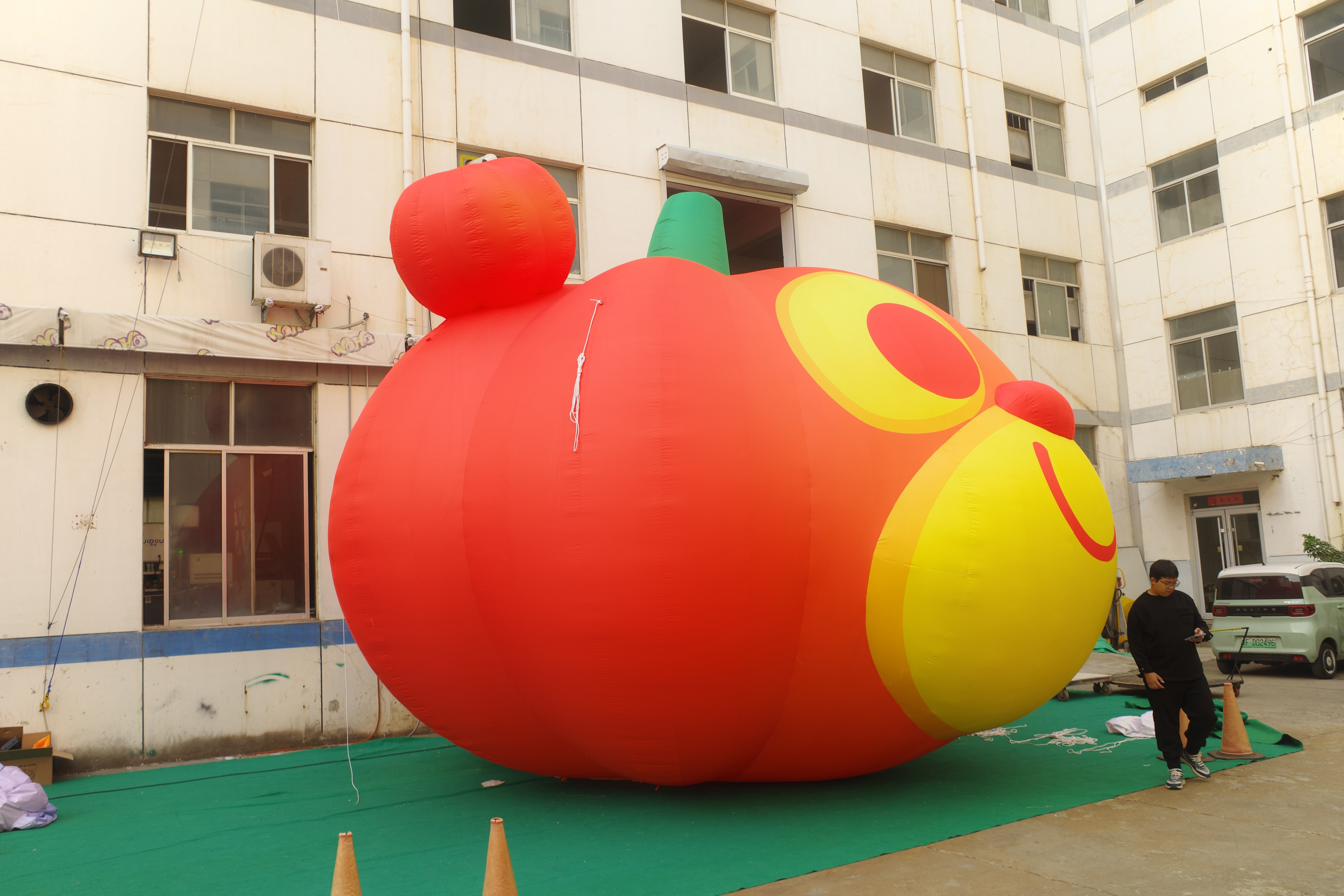 Giant Inflatable Pumpkin Bear Head Mascot for Halloween, Durable Free-Standing Advertising Inflatable