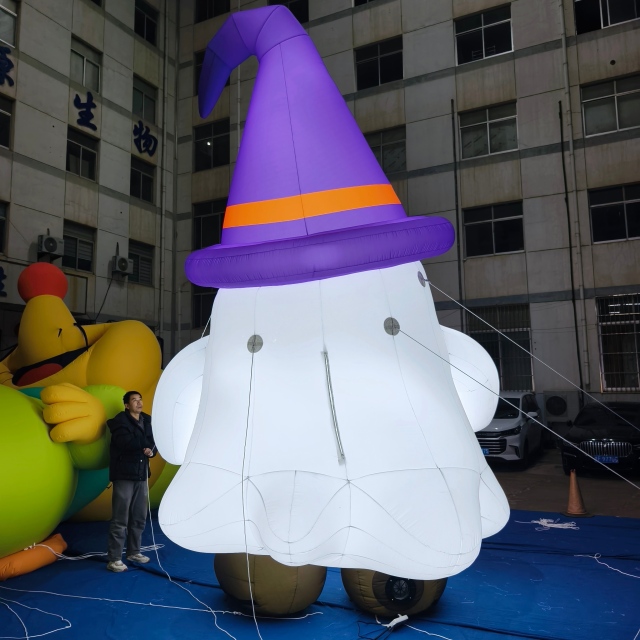 Large Inflatable Cute Ghost Mascot with Pumpkin, Promotional Blow up Inflatable for Mall & Event