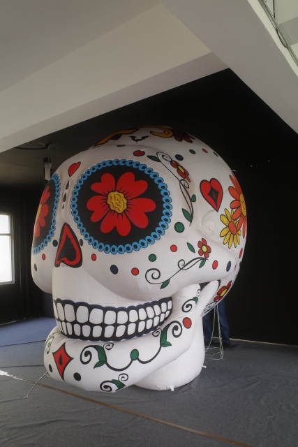 Wholesale Large Inflatable Skull Arch, Bulk LED Inflatable for Halloween Carnival & Amusement Park