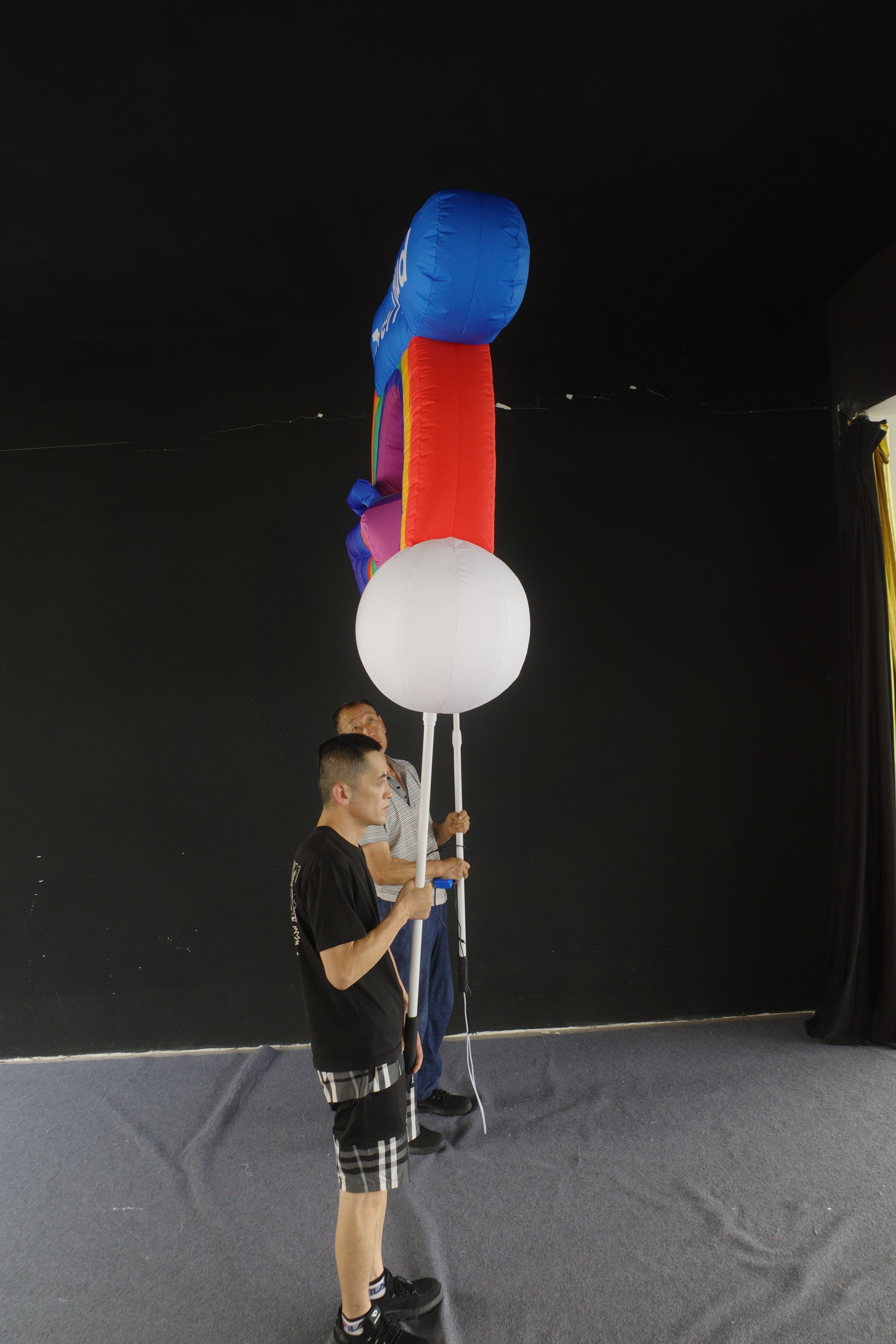 Professional Large Inflatable Rainbow Prop, Premium Advertising Inflatable for Commercial Exhibition & Promotion