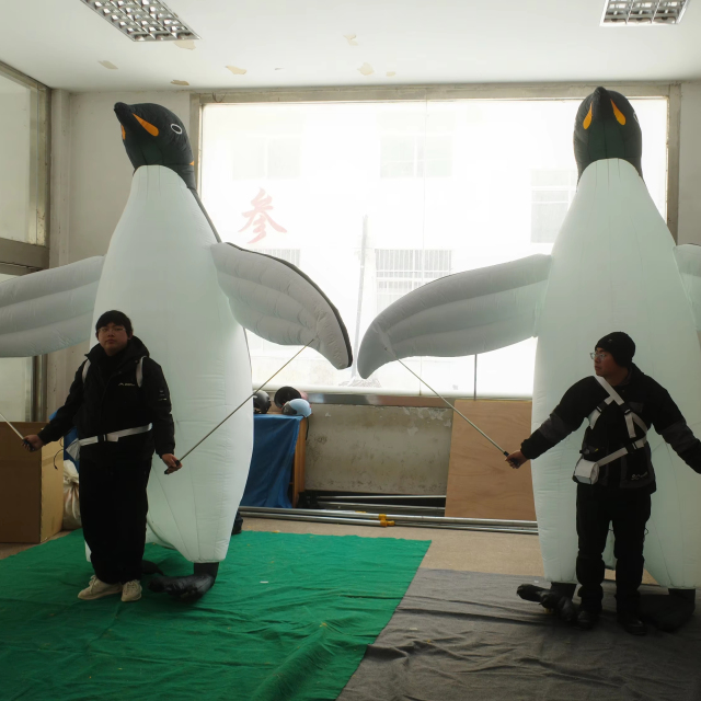 Custom Made Inflatable Realistic Penguin, Personalized Advertising Inflatable for Commercial Display & Mall