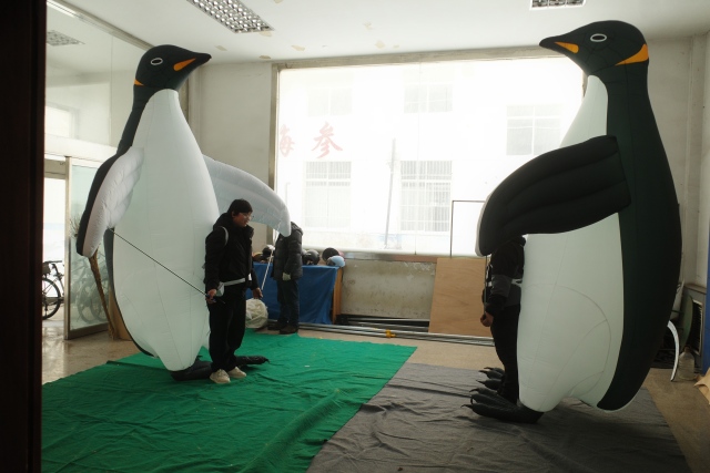 Custom Made Inflatable Realistic Penguin, Personalized Advertising Inflatable for Commercial Display & Mall