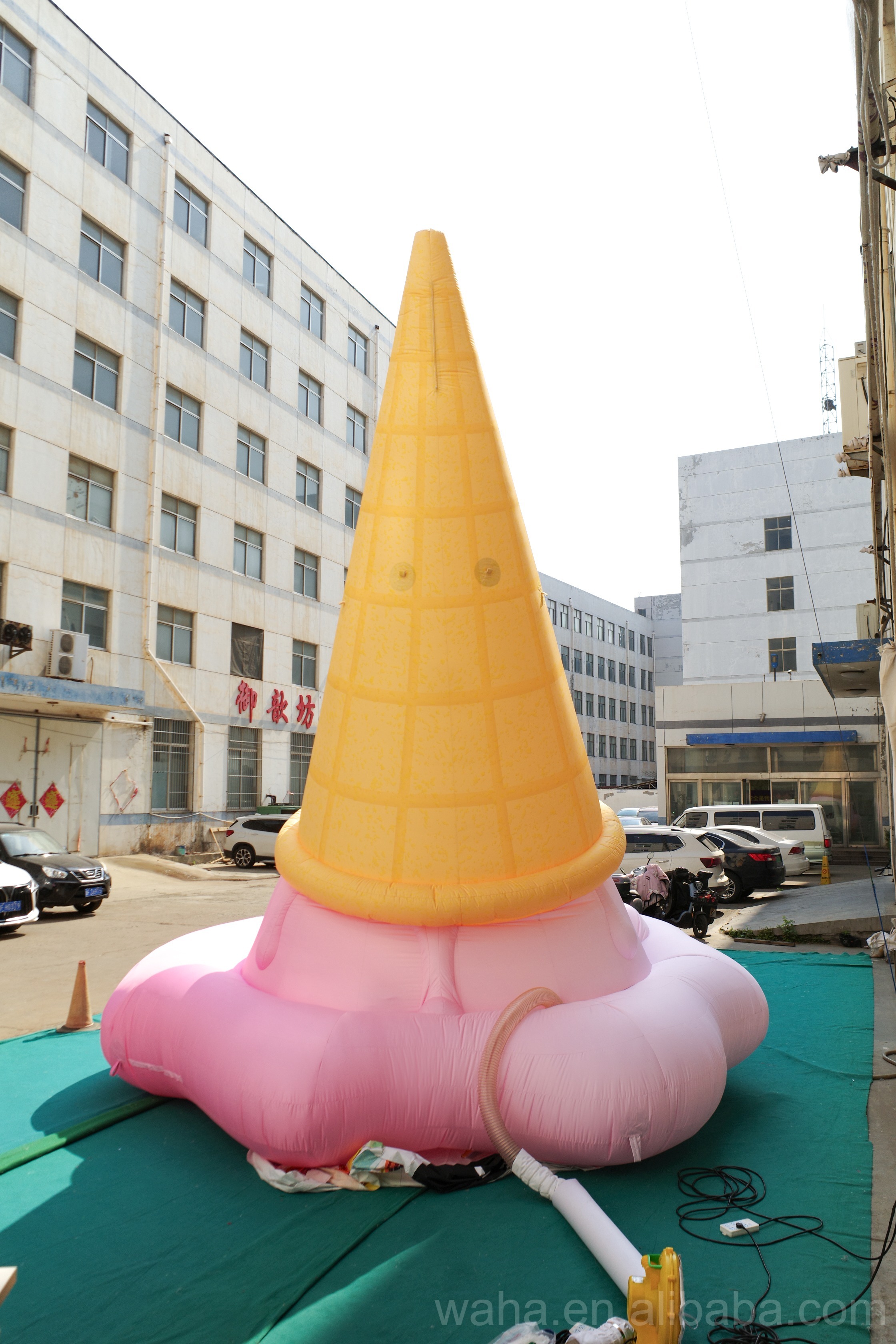 Premium Custom Food Mascot Inflatable, Long-Lasting Advertising Inflatable for Dessert Shop Branding & Promotion