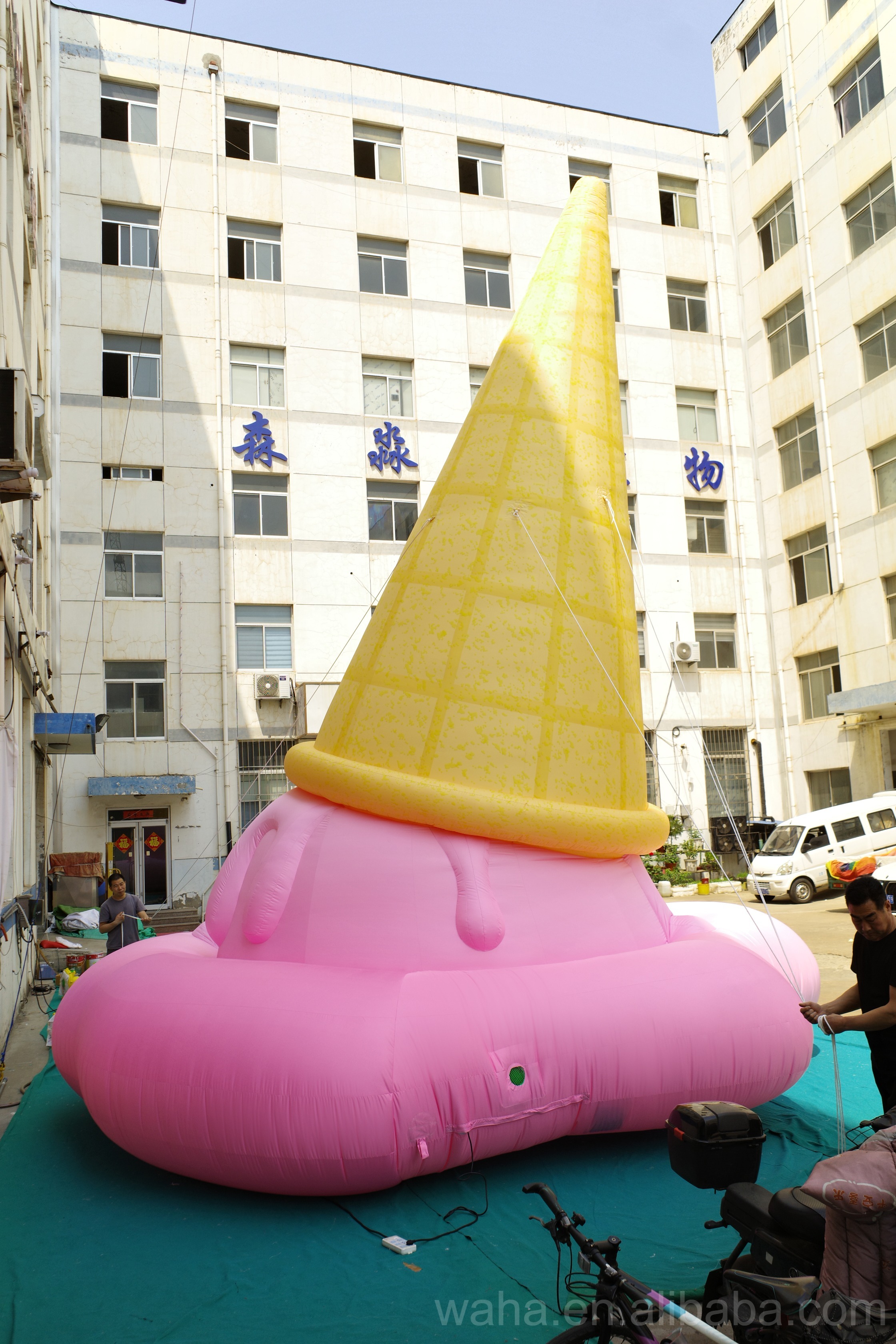 Premium Custom Food Mascot Inflatable, Long-Lasting Advertising Inflatable for Dessert Shop Branding & Promotion