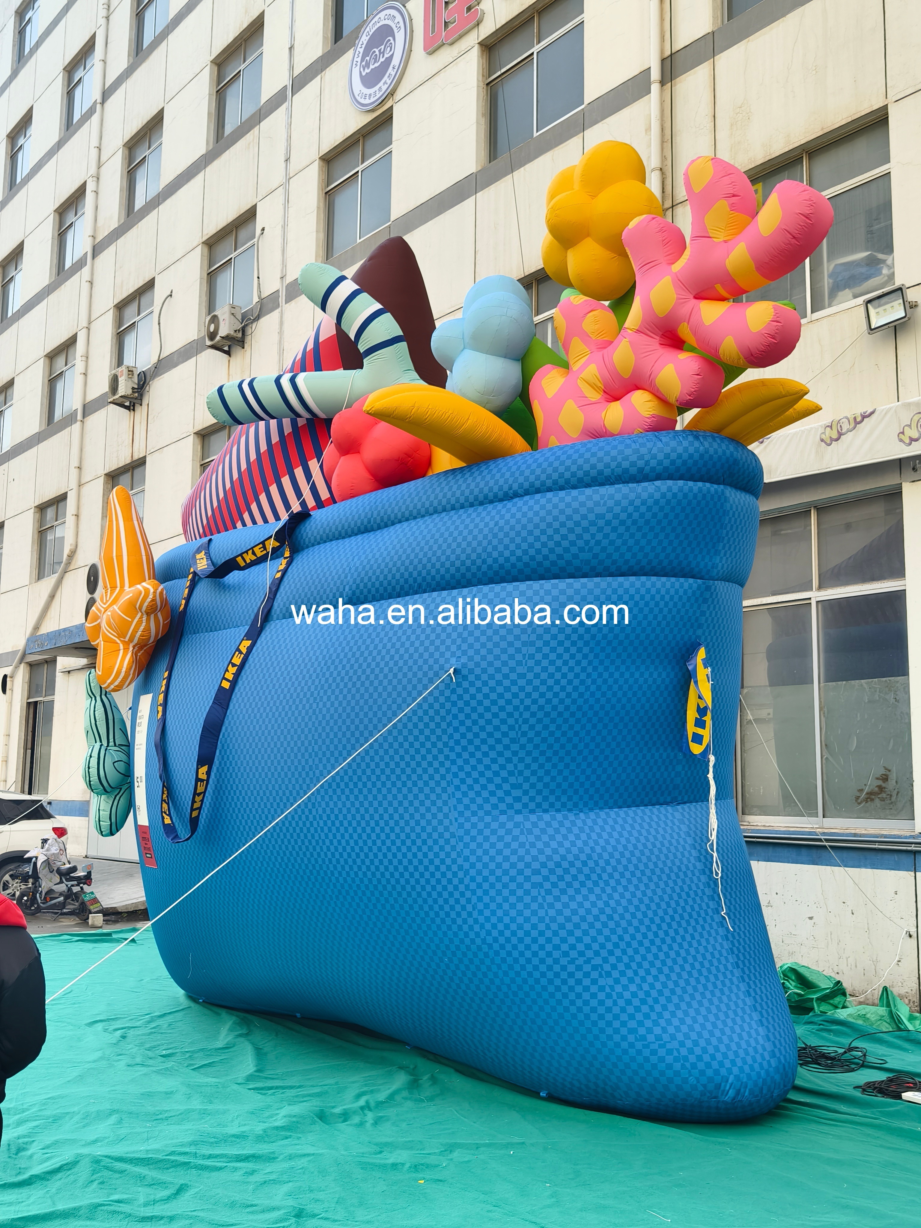 Premium Custom Retail Themed Inflatable, Long-Lasting Advertising Inflatable for Mall Branding & Retail Event