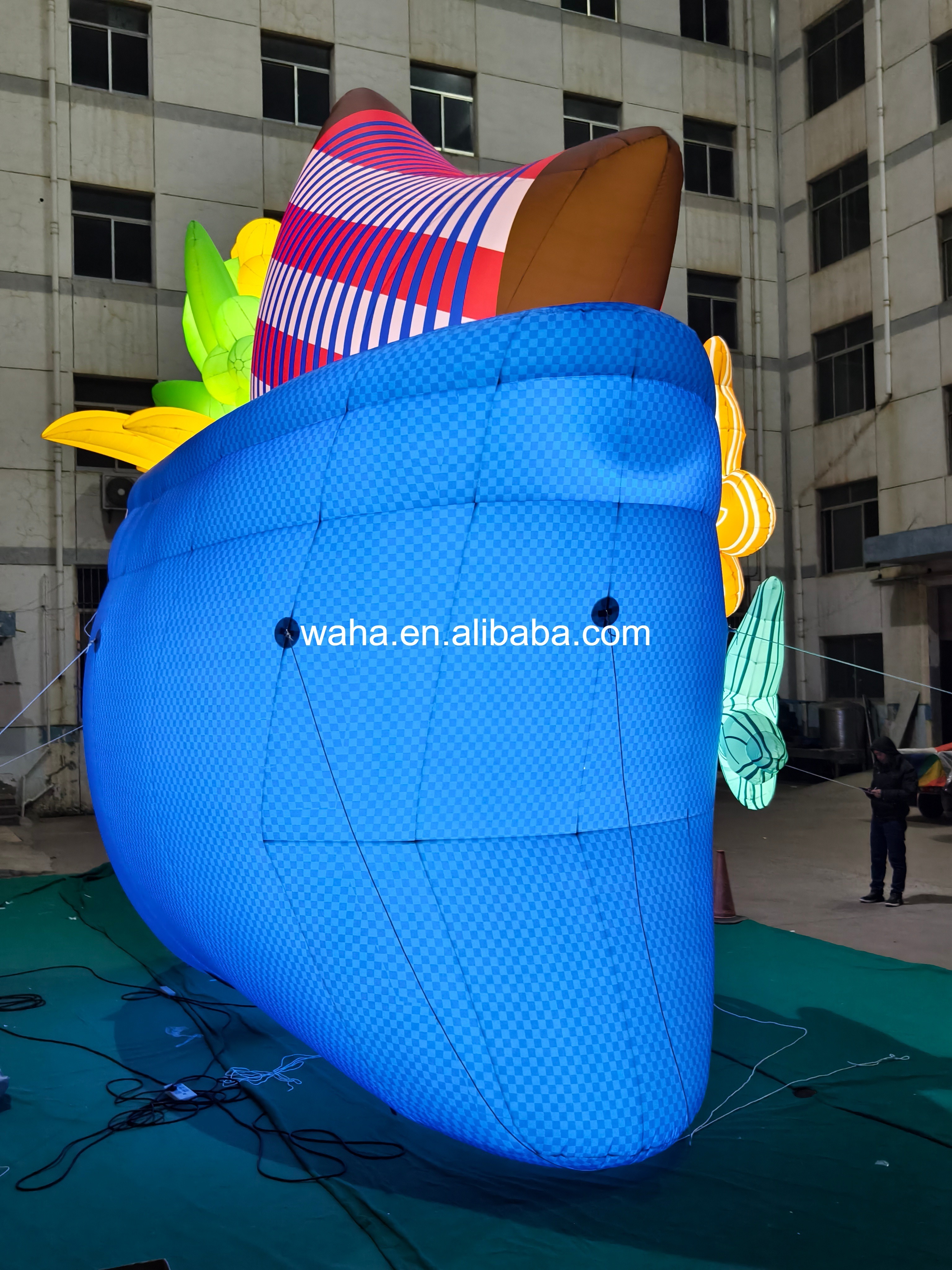 Premium Custom Retail Themed Inflatable, Long-Lasting Advertising Inflatable for Mall Branding & Retail Event
