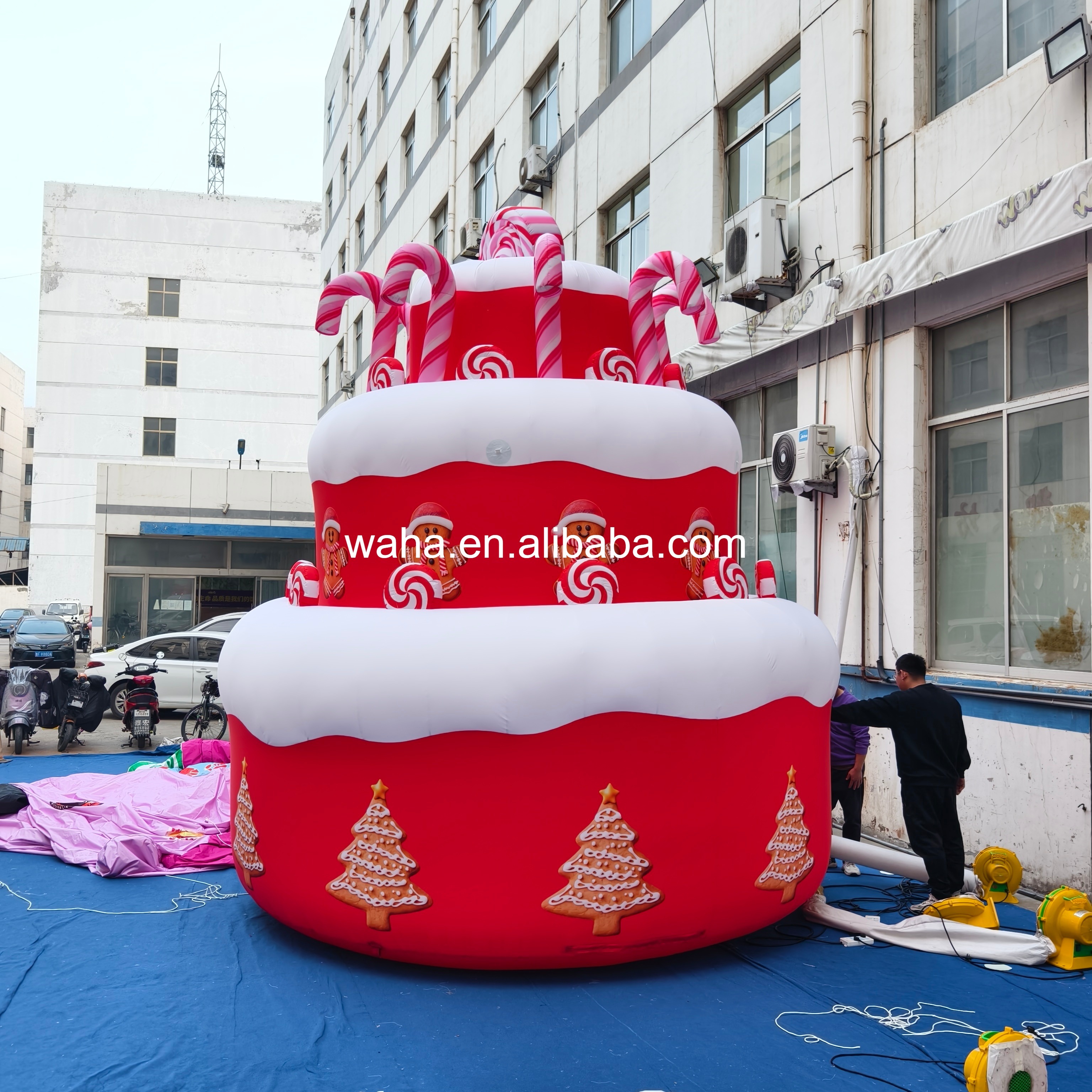 Giant Christmas Themed Tiered Cake Inflatable for Holiday Decor, Durable Advertising Inflatable