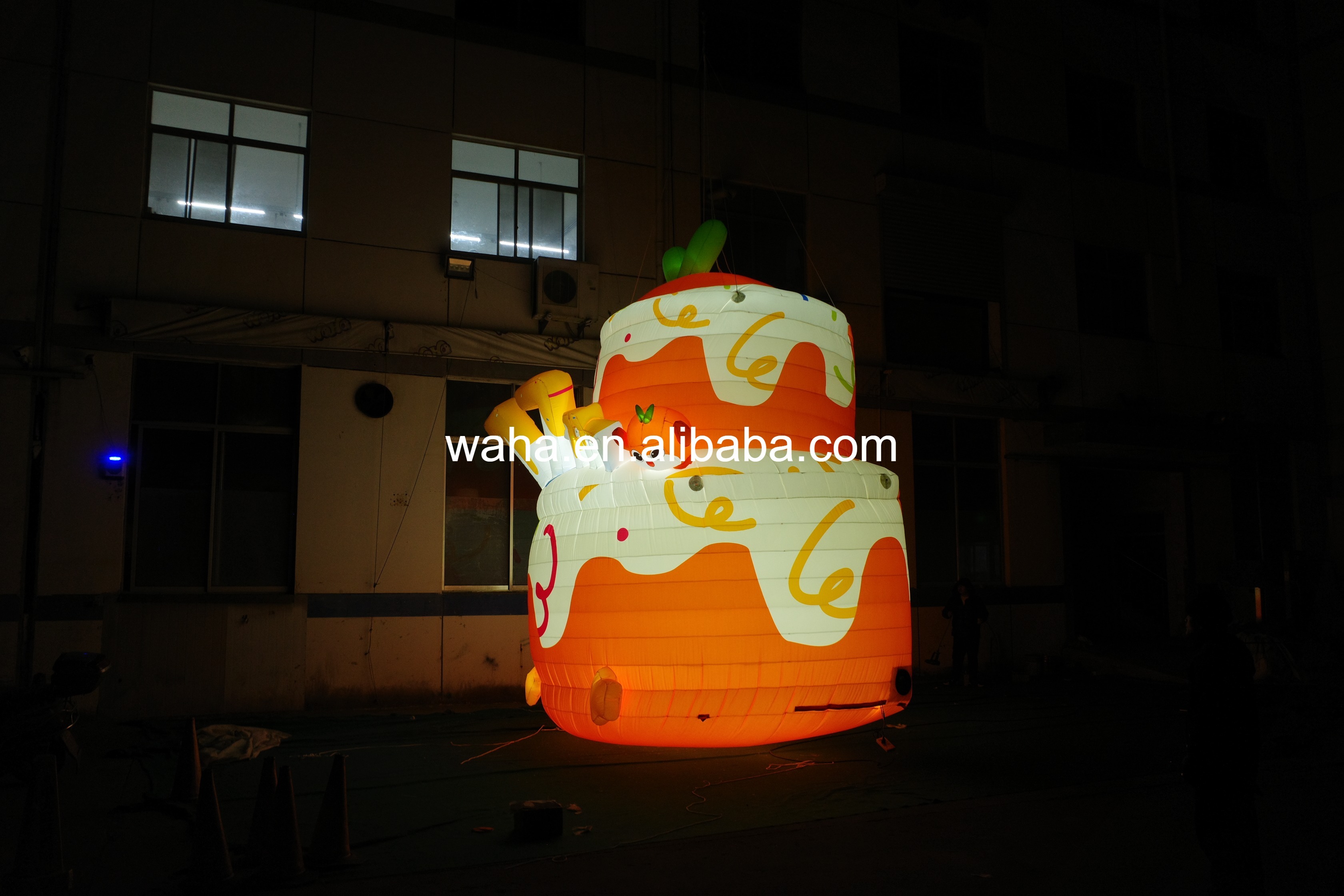 Cute Orange LED Cake Inflatable Prop, Promotional Advertising Blow up Inflatable for Birthday Party & Mall