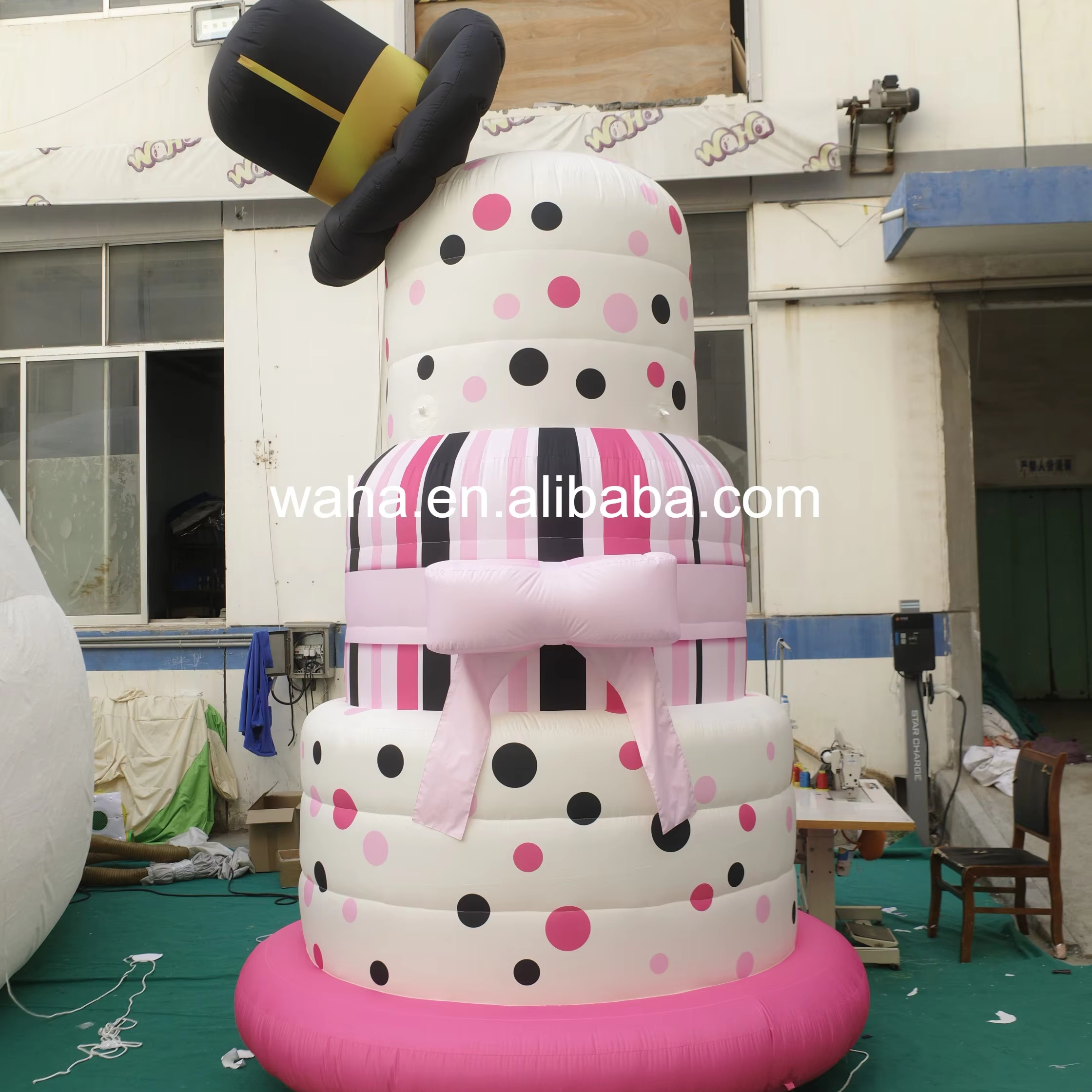 Customized Inflatable Polka Dot Tiered Cake Sculpture, Advertising Inflatable for Commercial Decoration & Photo Booth