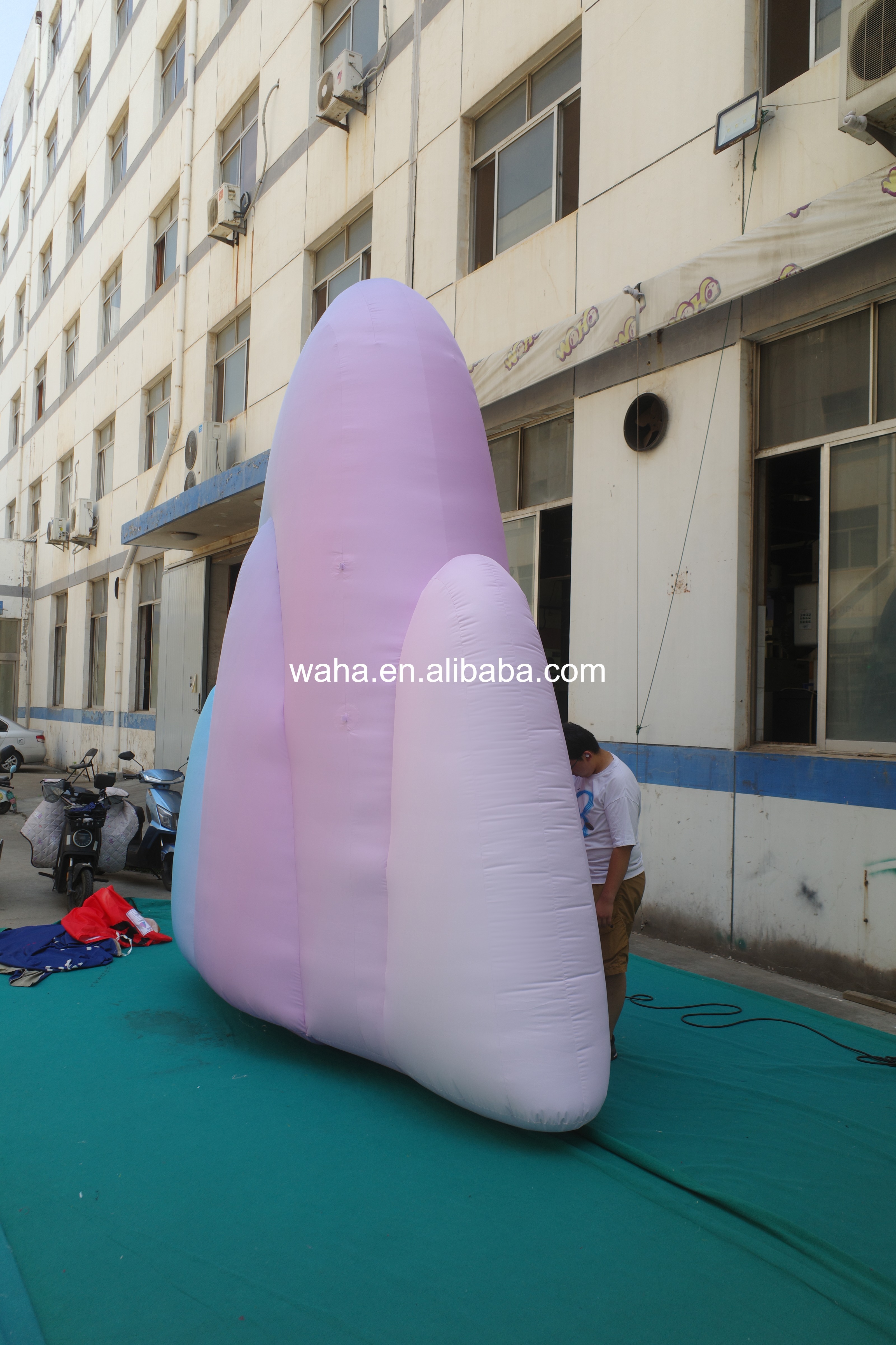 Customized Inflatable Gradient Mountain Sculpture, Advertising Inflatable for Commercial Decoration & Photo Booth