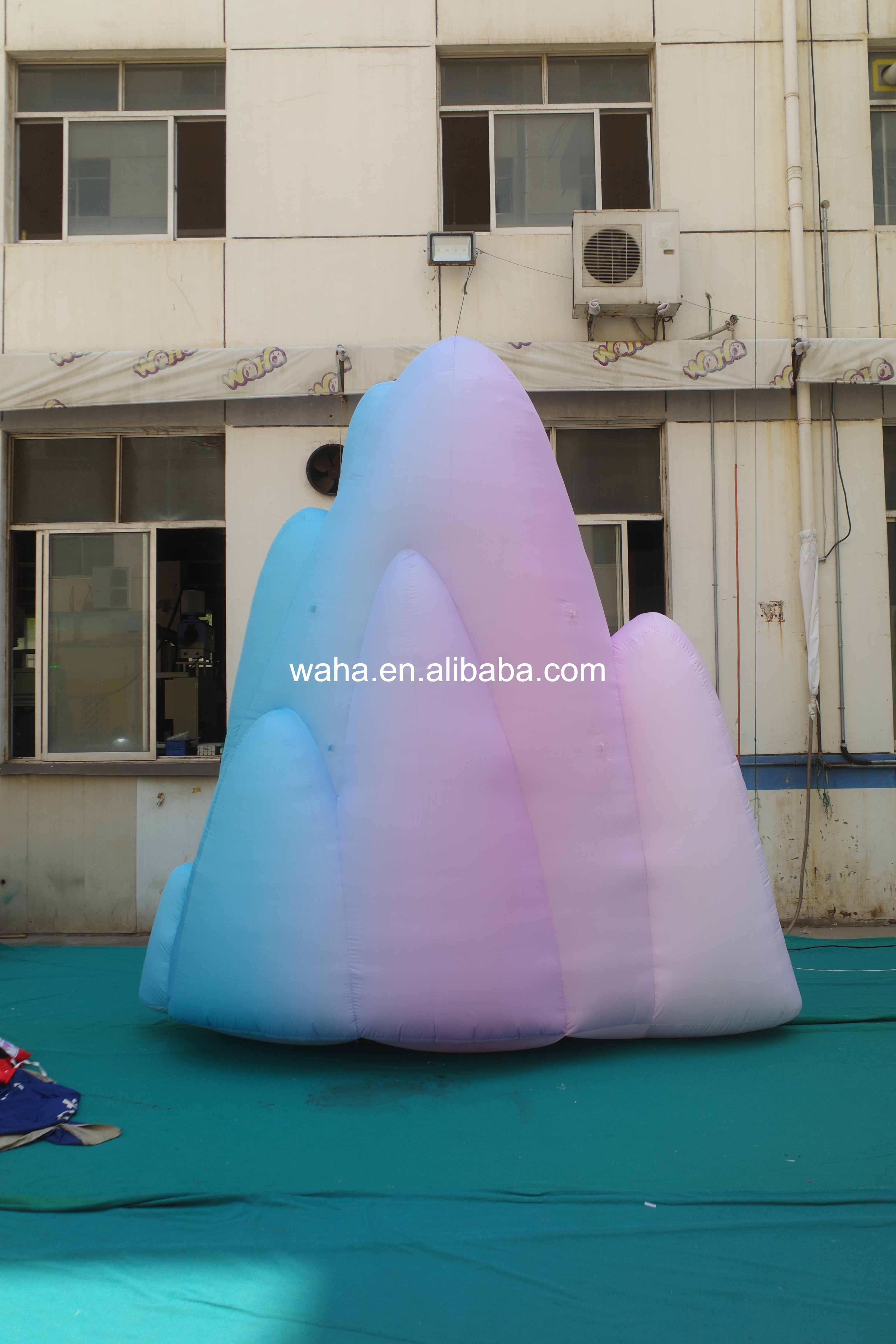 Customized Inflatable Gradient Mountain Sculpture, Advertising Inflatable for Commercial Decoration & Photo Booth