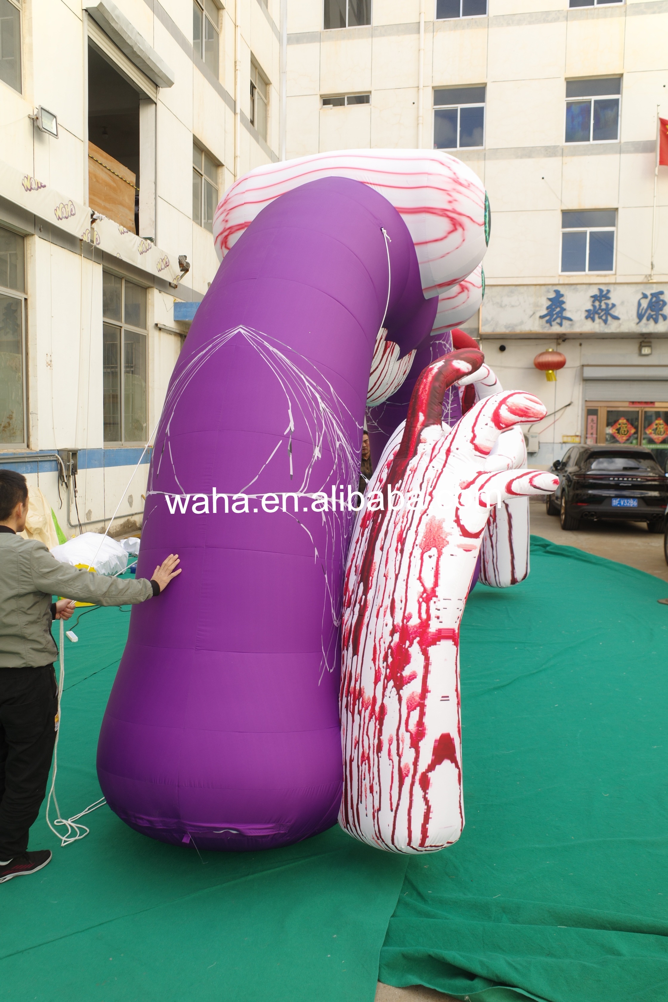 Custom Printed Bloody Horror Inflatable, Personalized Advertising Inflatable for Halloween Events & Retail Promotions
