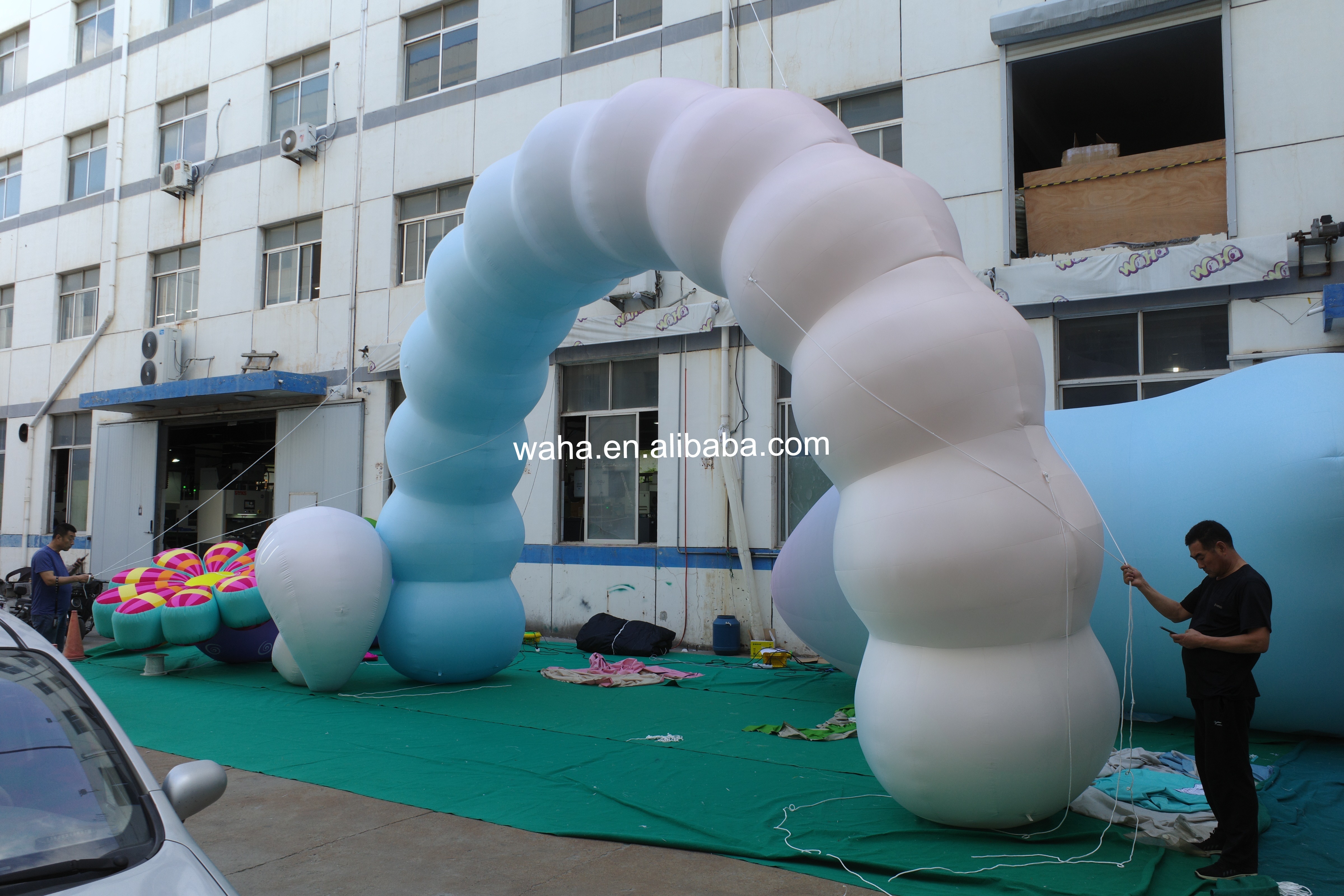 Premium Pastel Cloud Themed Inflatable Arch, Long-Lasting Advertising Inflatable for Mall Displays & Art Installations