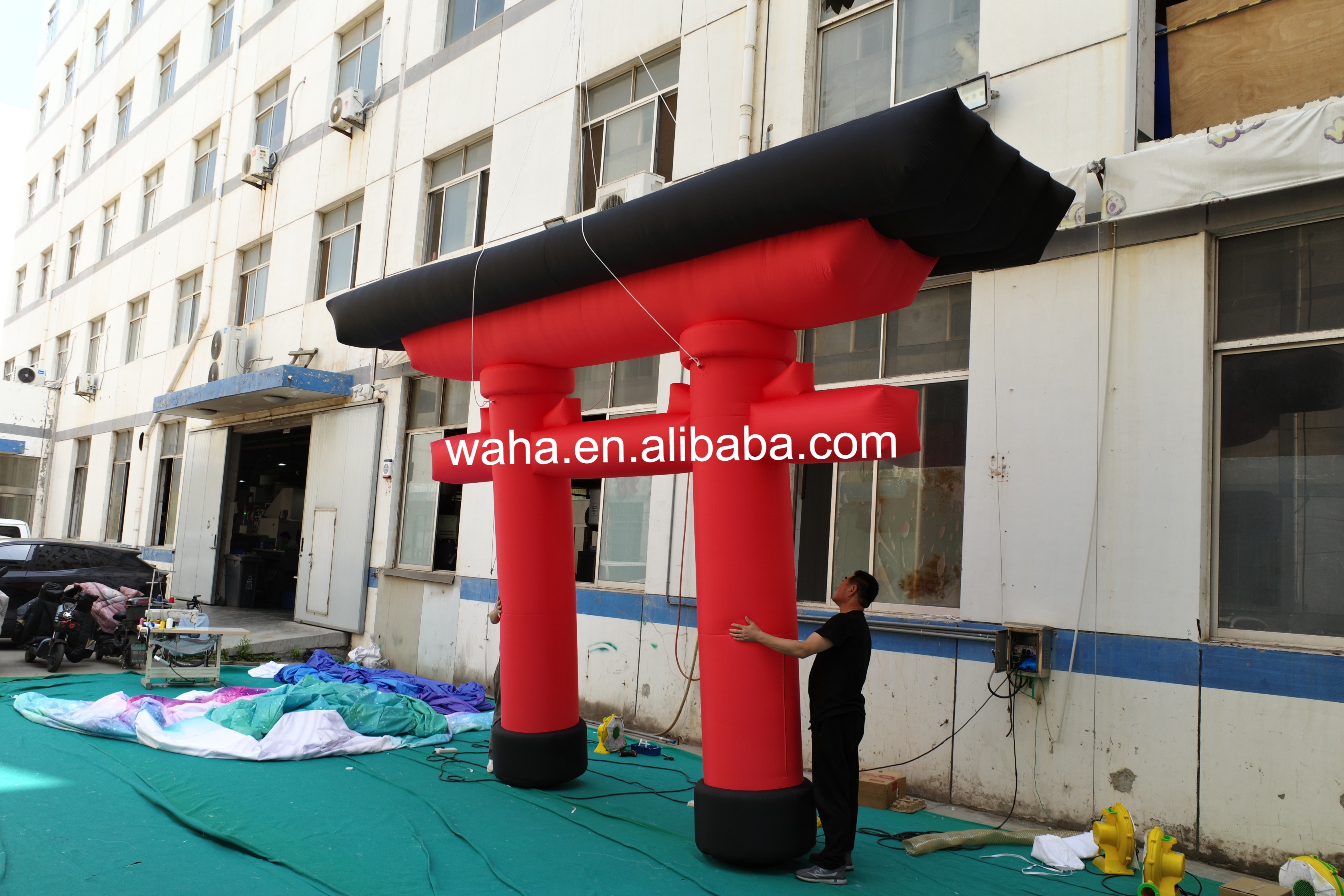 Premium Japanese Torii Gate Inflatable Arch, Long-Lasting Advertising Inflatable for Mall Displays & Themed Events