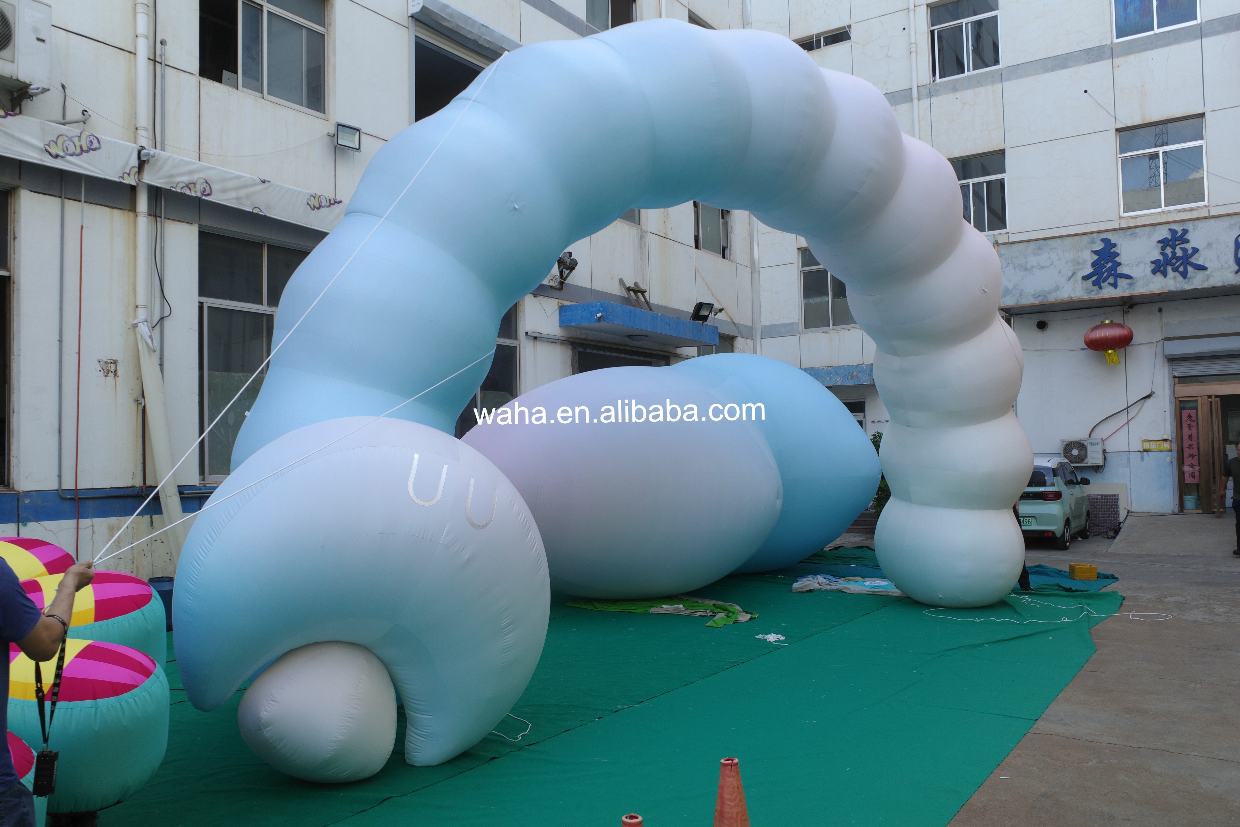 Premium Pastel Cloud Themed Inflatable Arch, Long-Lasting Advertising Inflatable for Mall Displays & Art Installations