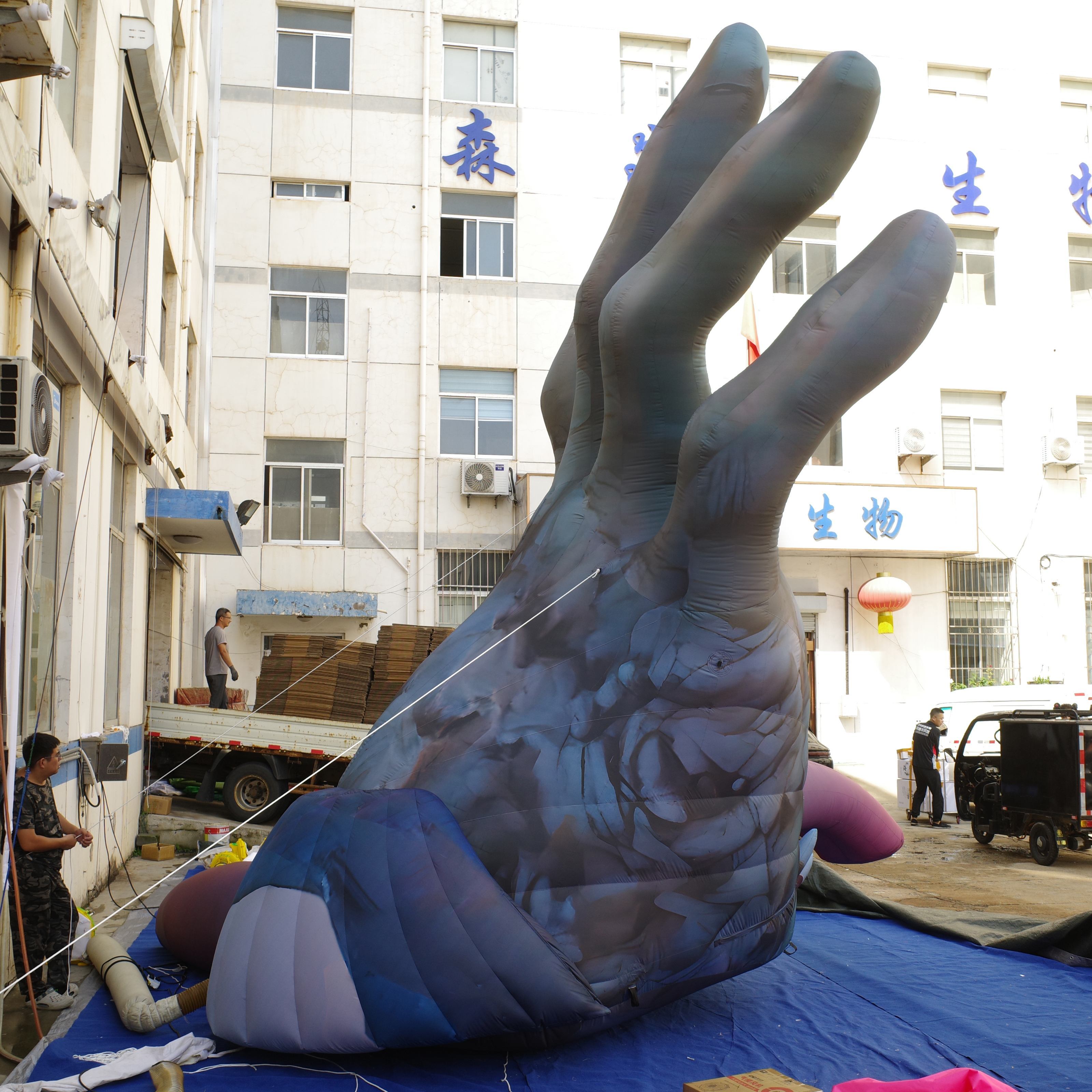 Large Simulated Inflatable Scary Ghost Hand Sculpture for Outdoor Carnival & Commercial Advertising Display