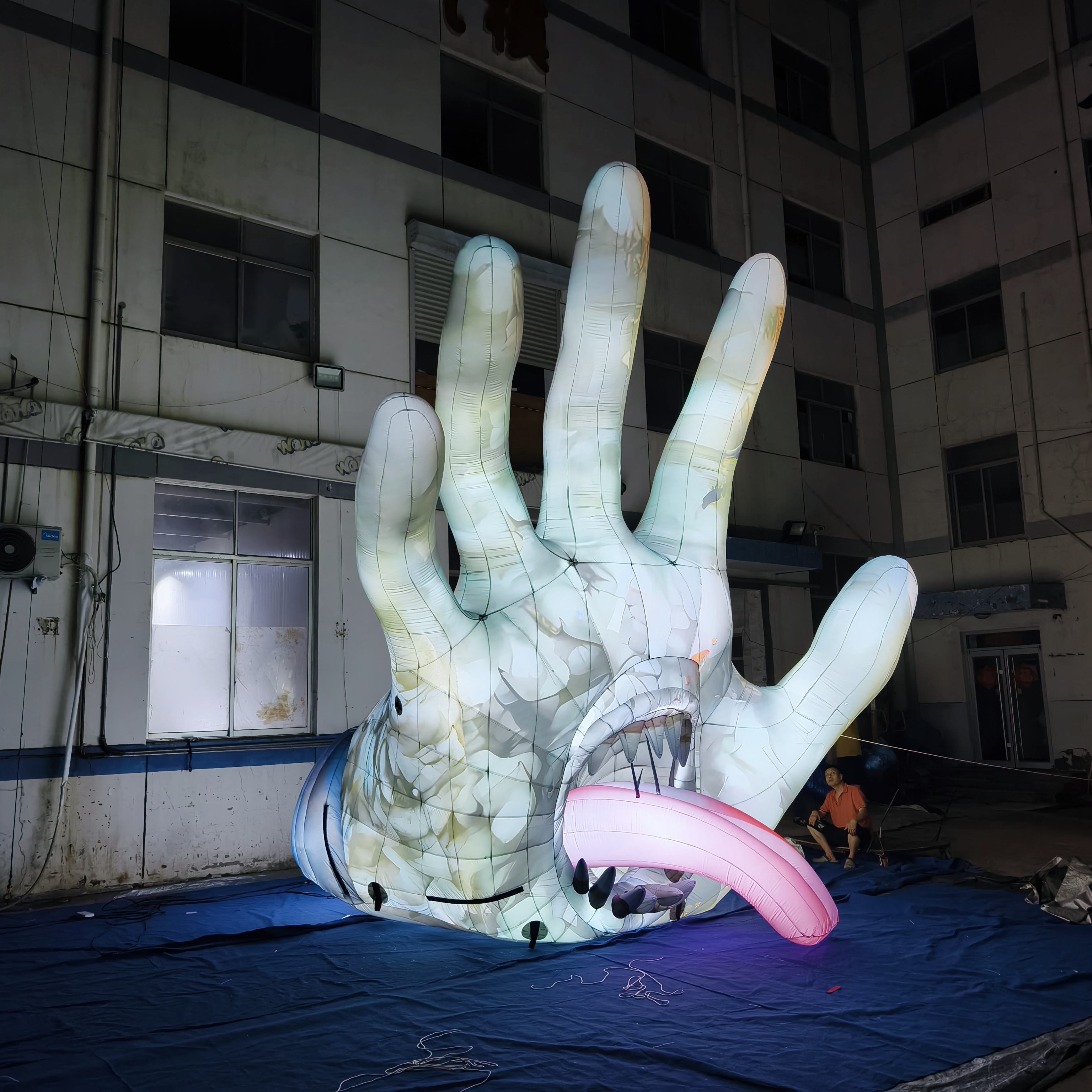 Customized Luminous Inflatable Ghost Hand Giant LED Monster Hand for Night Time Haunted House Decor
