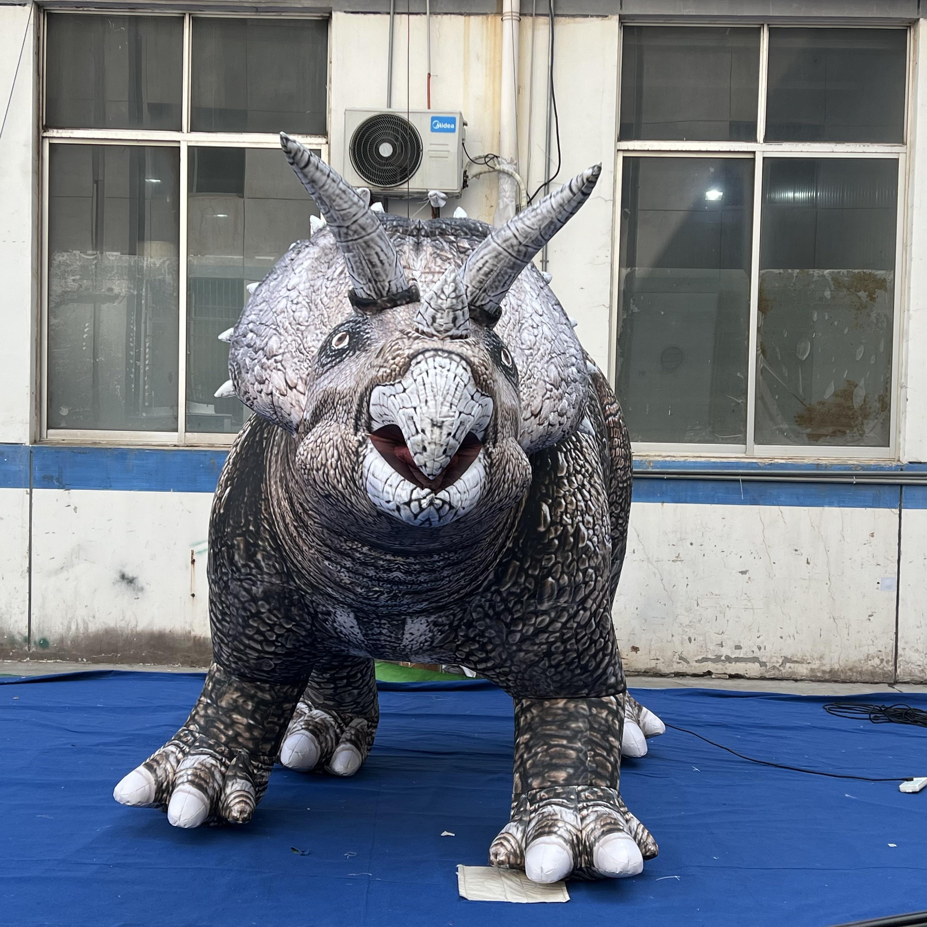 High Simulation Inflatable Triceratops Dinosaur for Dinosaur Theme Park Museum & Shopping Mall Event Decor