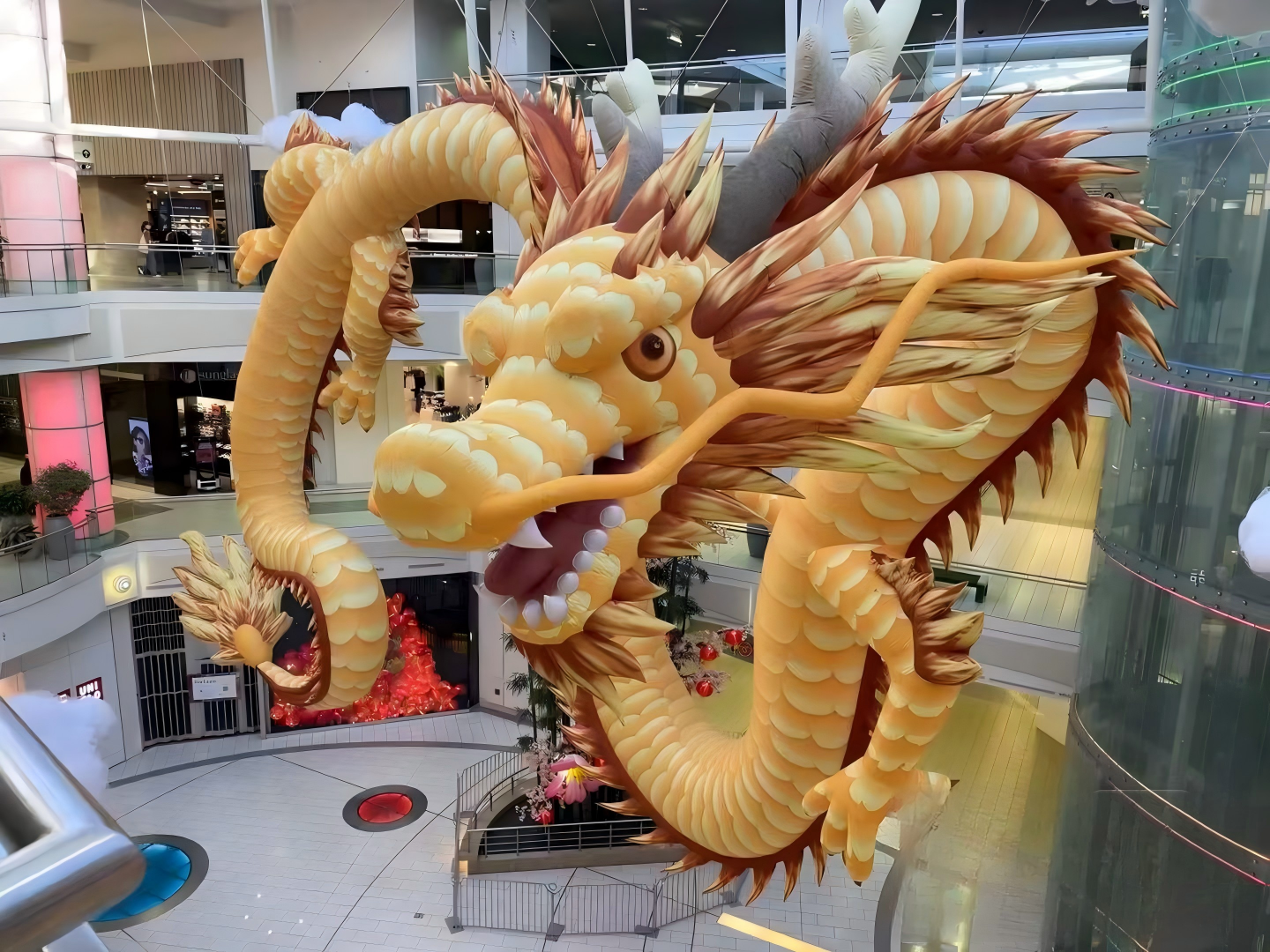 Luxury Metallic Inflatable Golden Chinese Dragon for Spring Festival Opening Ceremony & Traditional Culture Exhibition