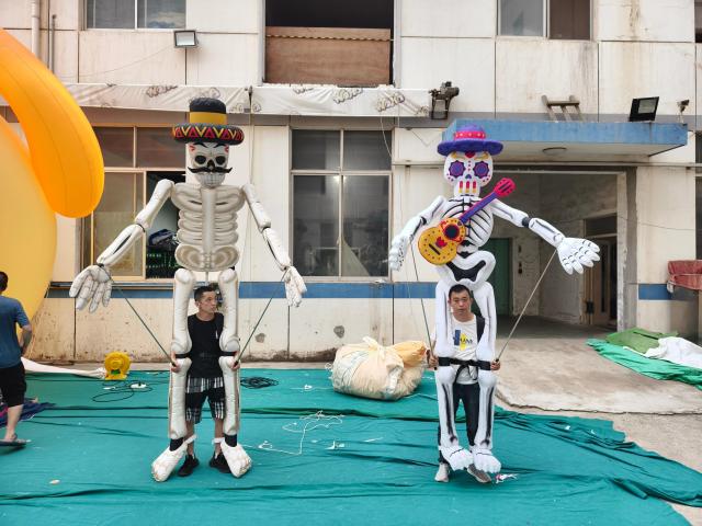 Customized Inflatable Walking Skeleton Giant Puppet | Inflatable Factory for Halloween, Day of the Dead & Parade Decoration